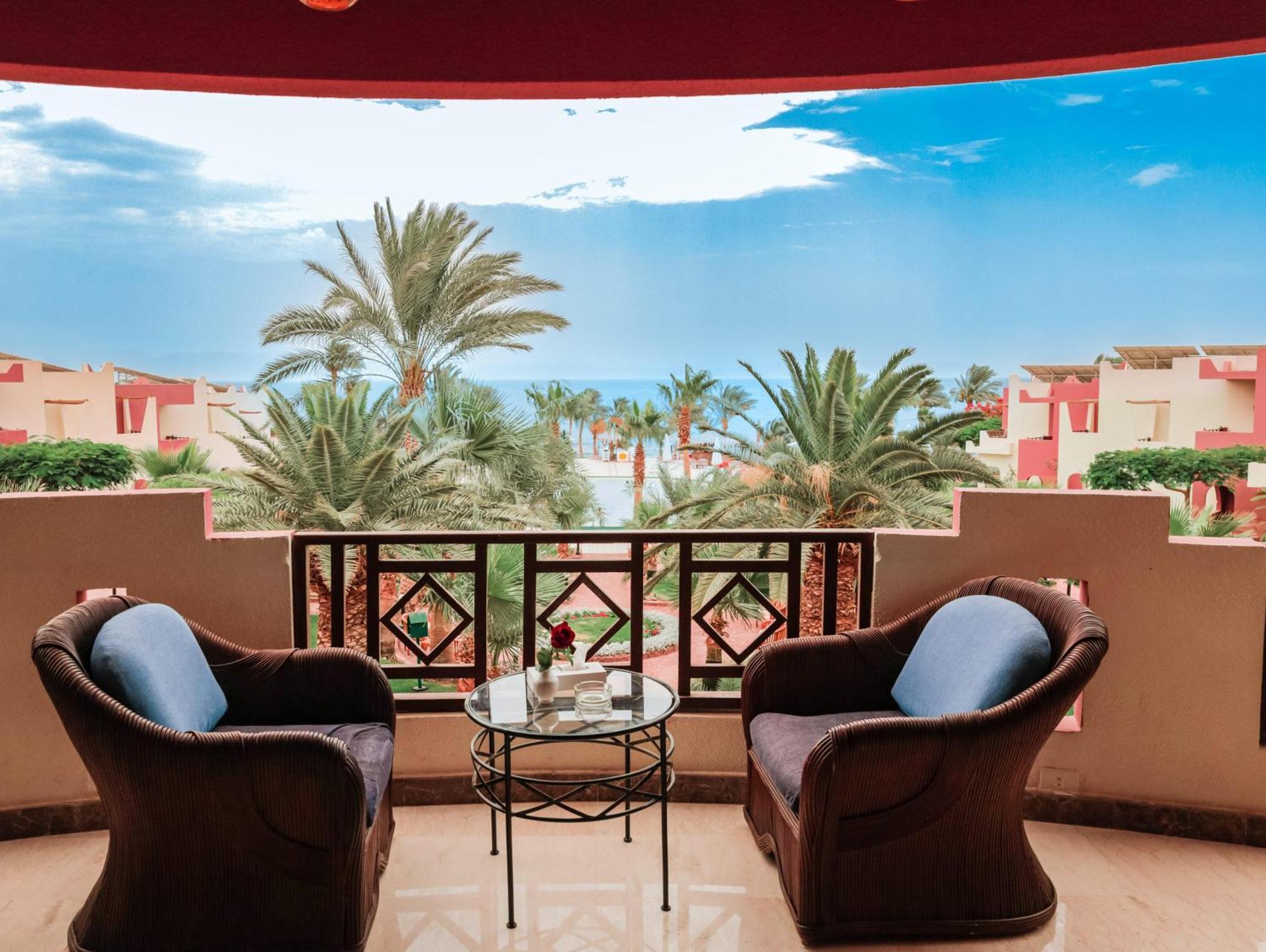 Курортный комплекс Tropitel Oasis Дахаб